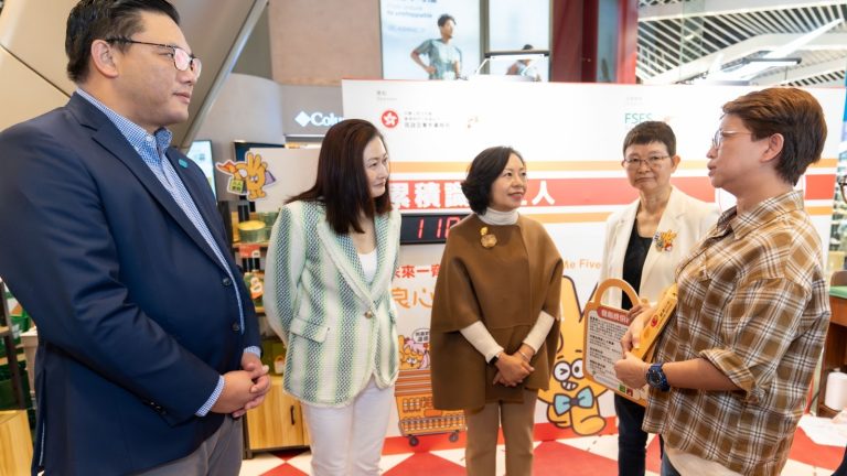 朗豪坊「良心便利店」加碼營運至12.15　麥美娟及梁宏正到場購物