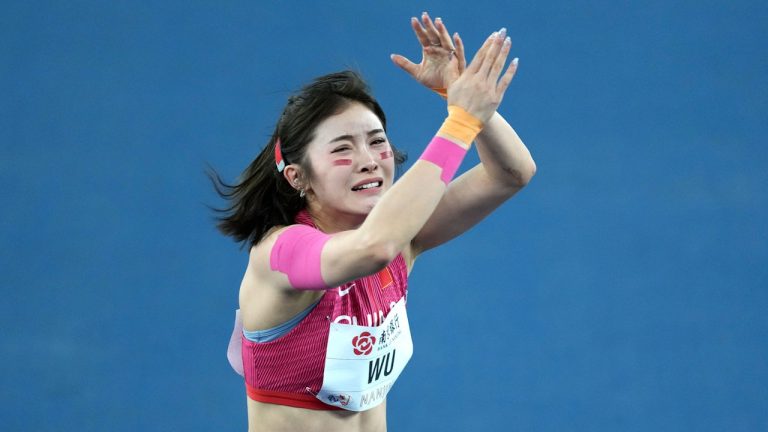 吳艷妮淚灑賽場，模仿「戰鬥天使」創全國新紀錄