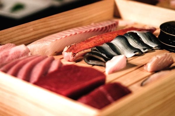 日料店遇客人失約 萬元魚生慘被丟棄怒火中燒