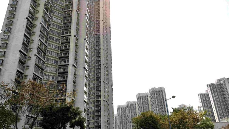 區內客加價1萬搶嘉湖山莊三房套，代理凌晨北上急送20萬訂金