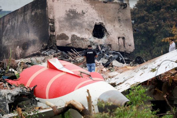 印航空難疑點:華爾街日報指客機墜毀前引擎失效